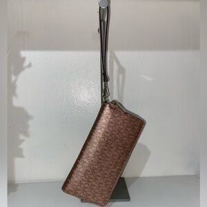 Michael Kors wallet🎈🎈